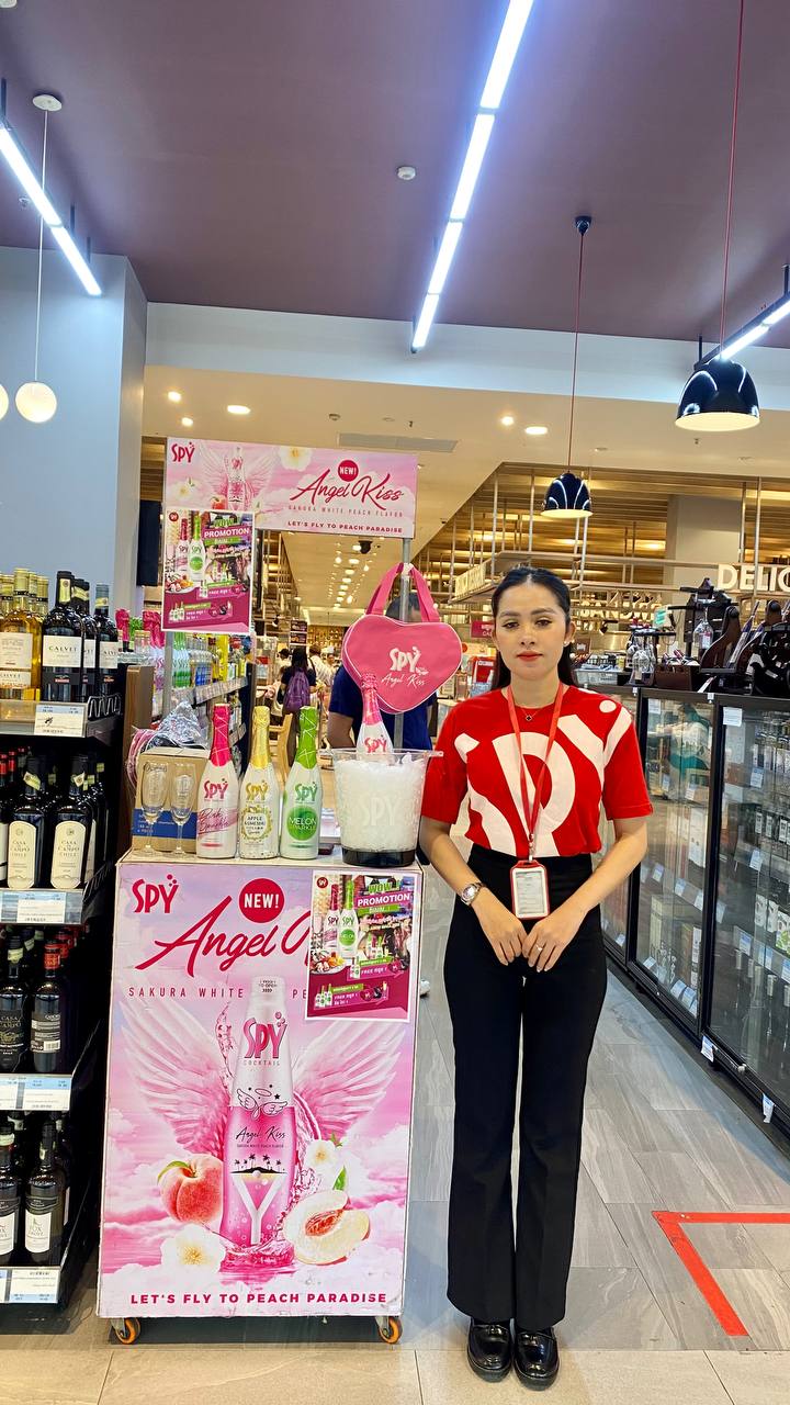 SPY Sparkle Fruit Revolutionizing FMCG Distribution with Da Houg Heng at Makro Cambodia - Image 1
